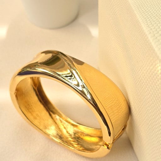 Luxe Curve Gold Statement Cuff Bracelet