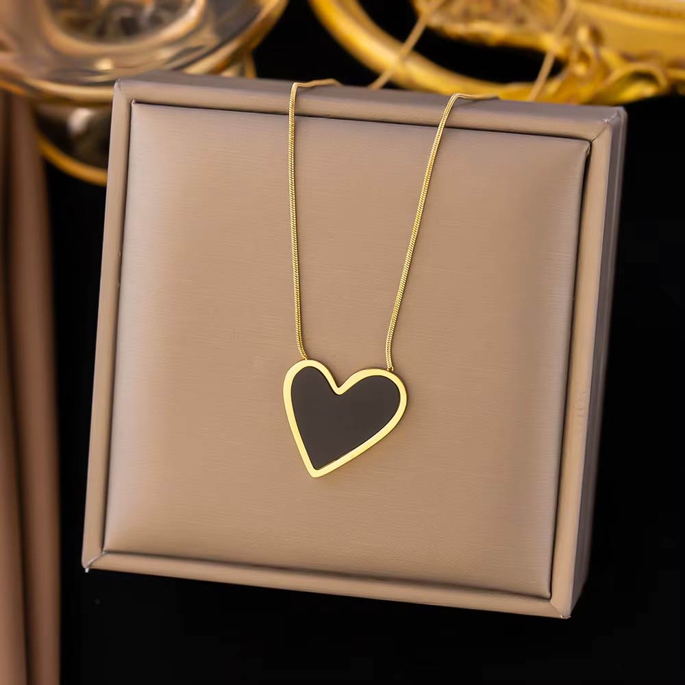 Midnight Heart Pendant Set