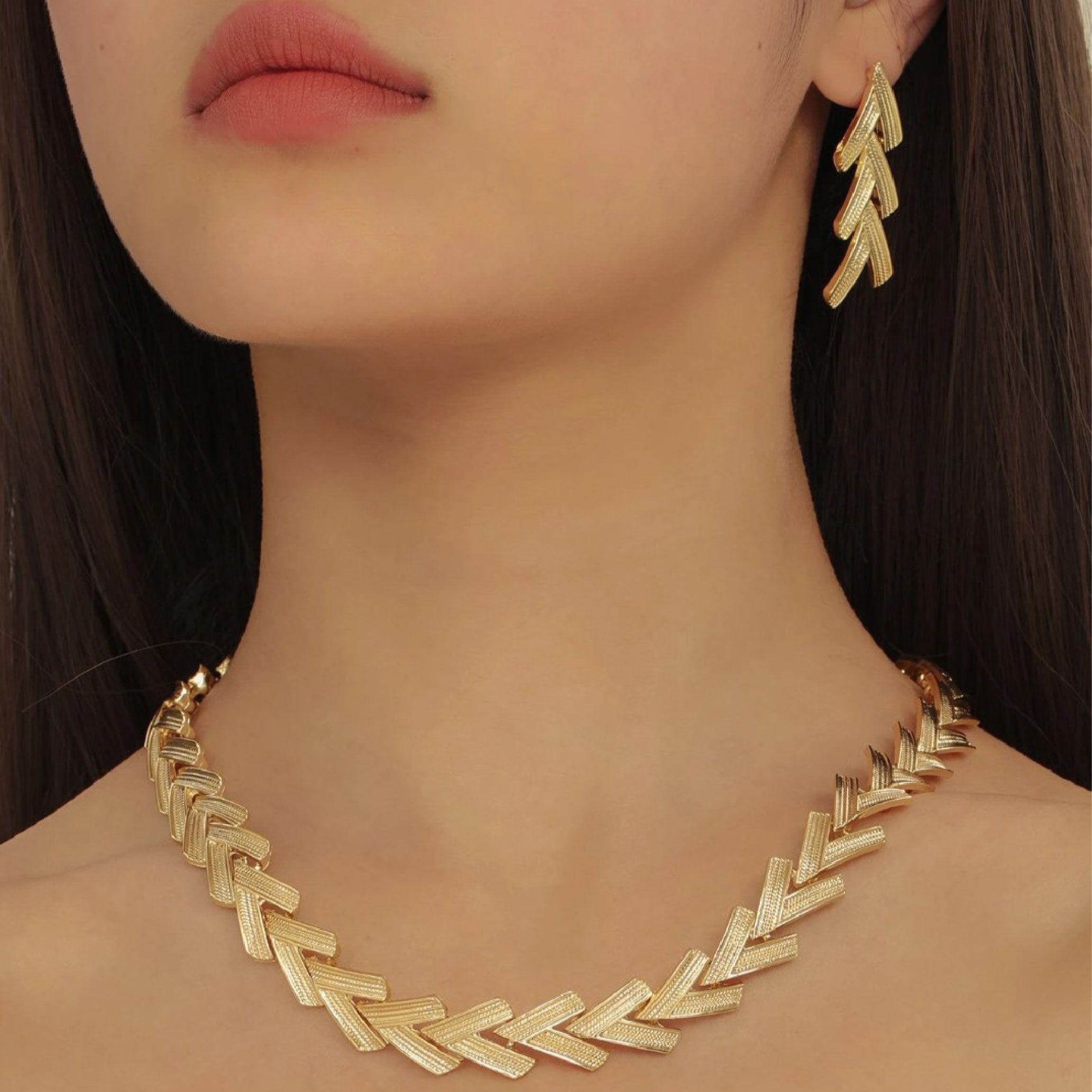Aurelia Chevron Necklace Set