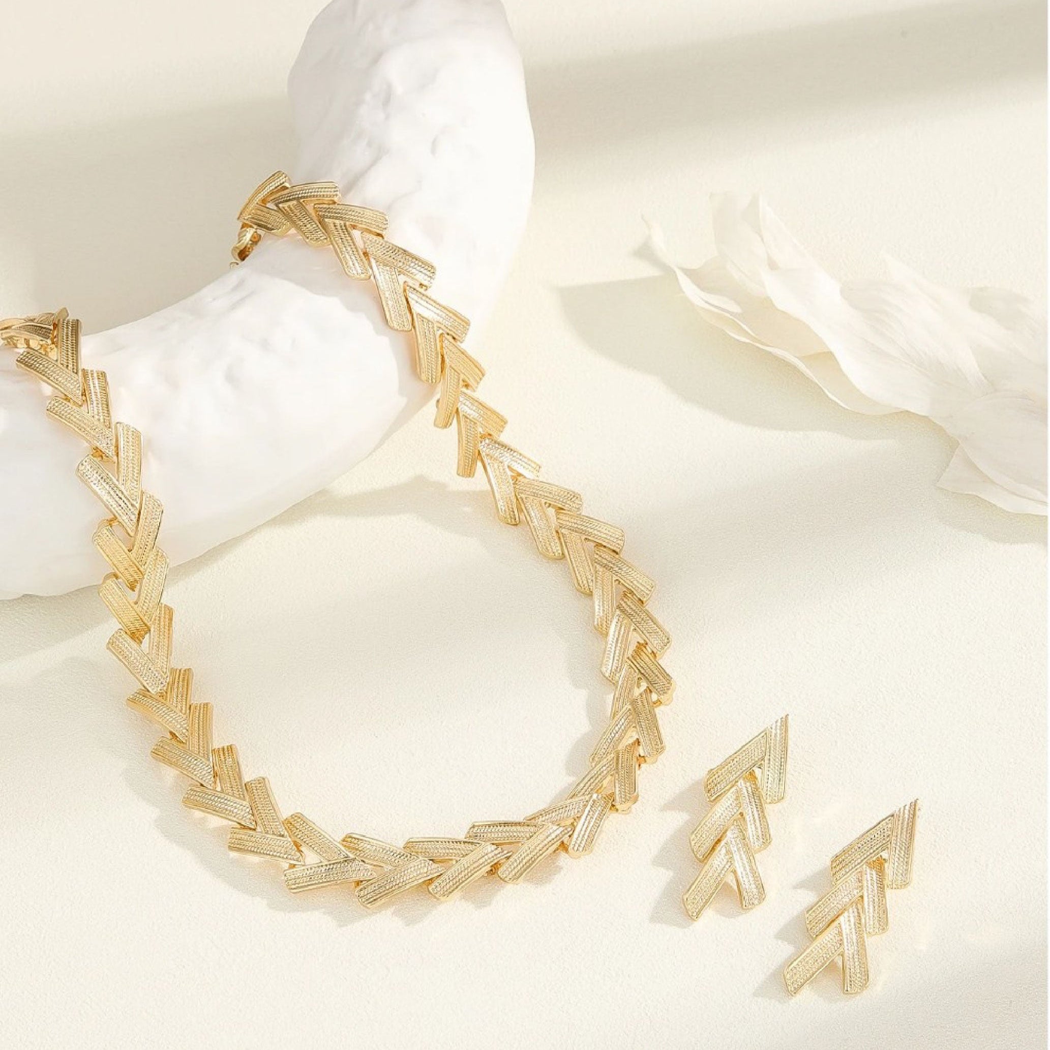 Aurelia Chevron Necklace Set