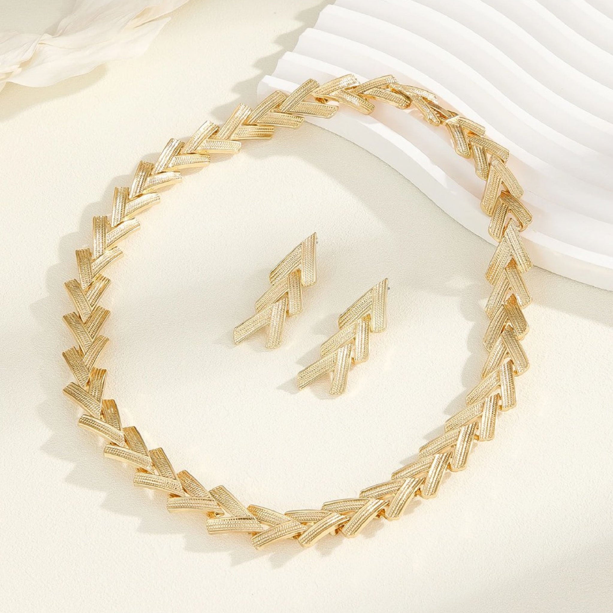 Aurelia Chevron Necklace Set