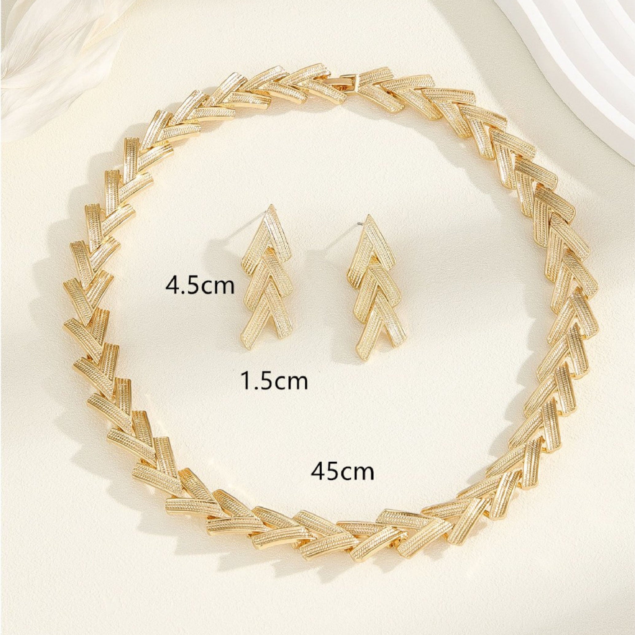 Aurelia Chevron Necklace Set
