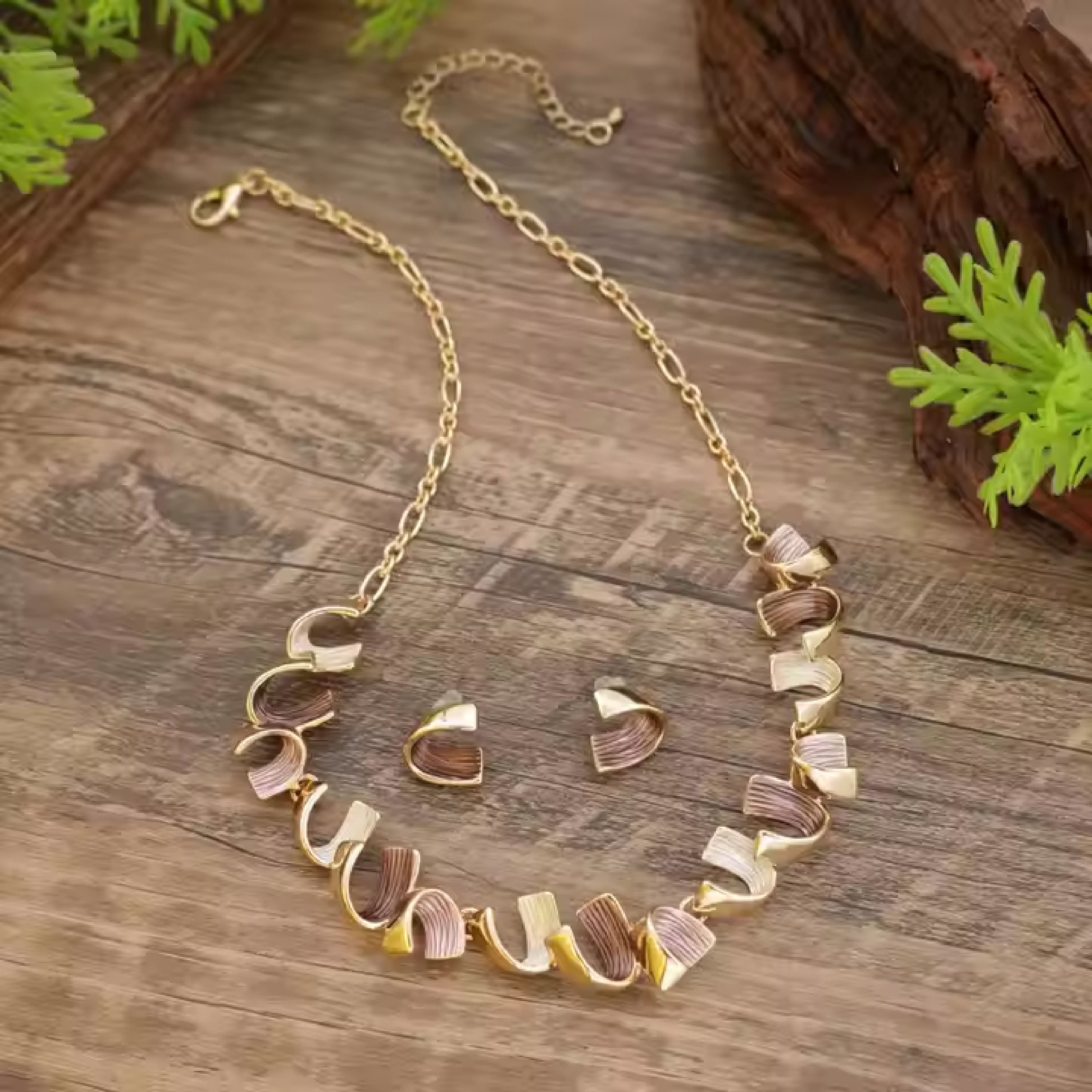Golden Wave Harmony Set