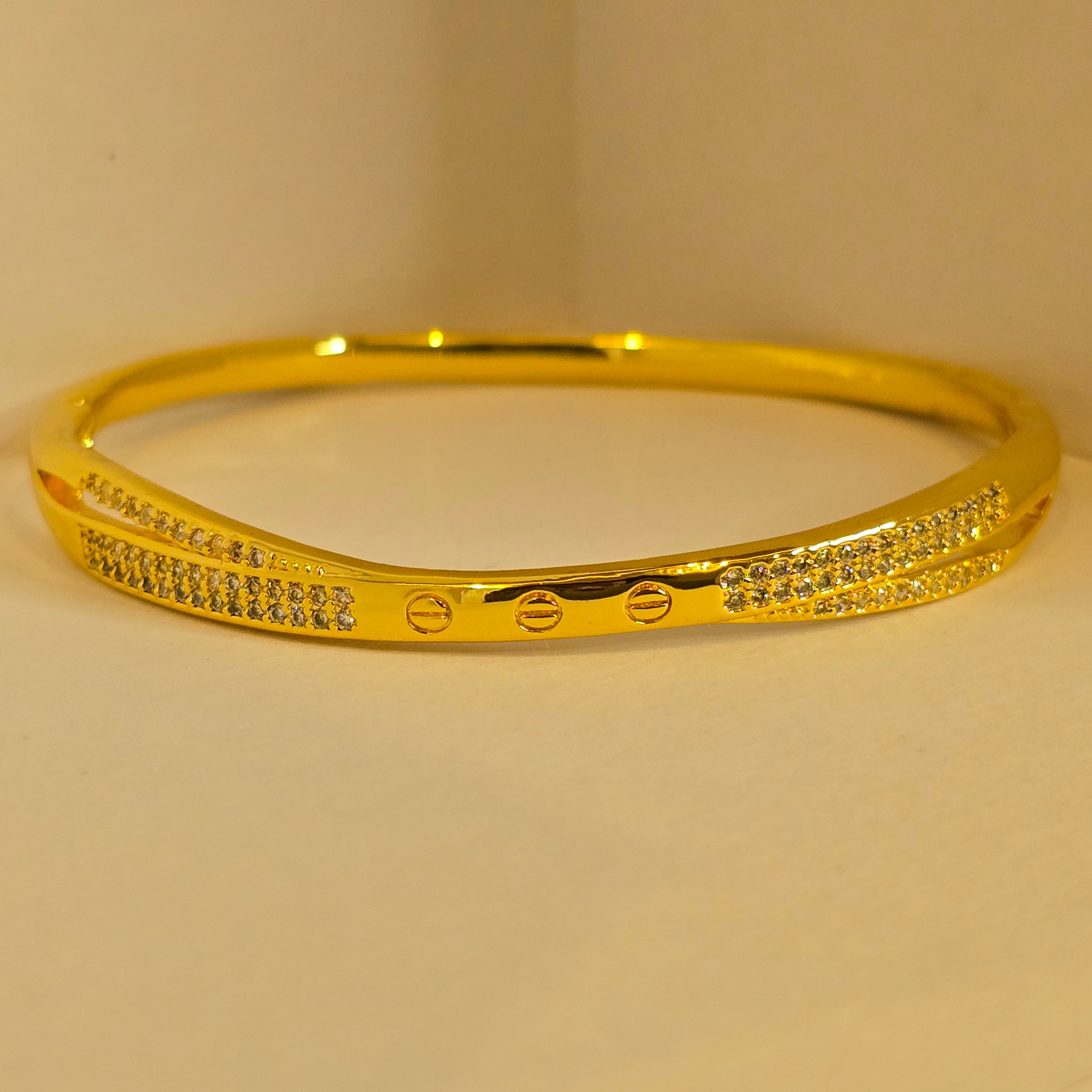 Celeste Spark Gold Bracelet