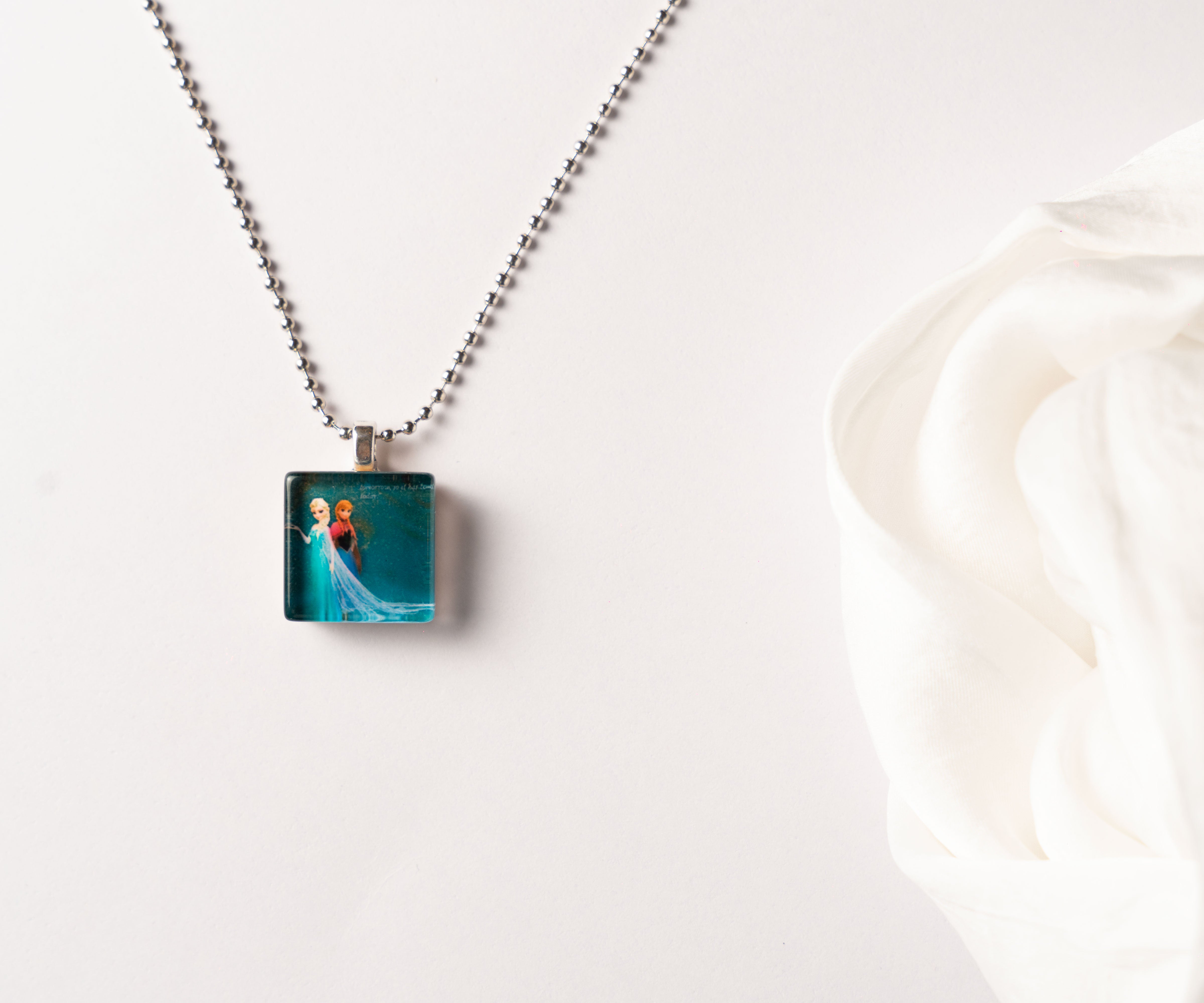 Anna Elsa Square Necklace