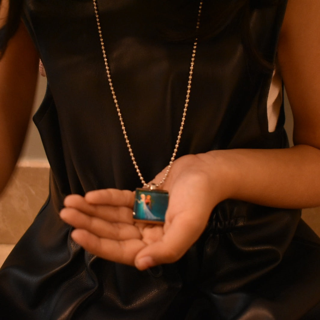 Anna Elsa Square Necklace