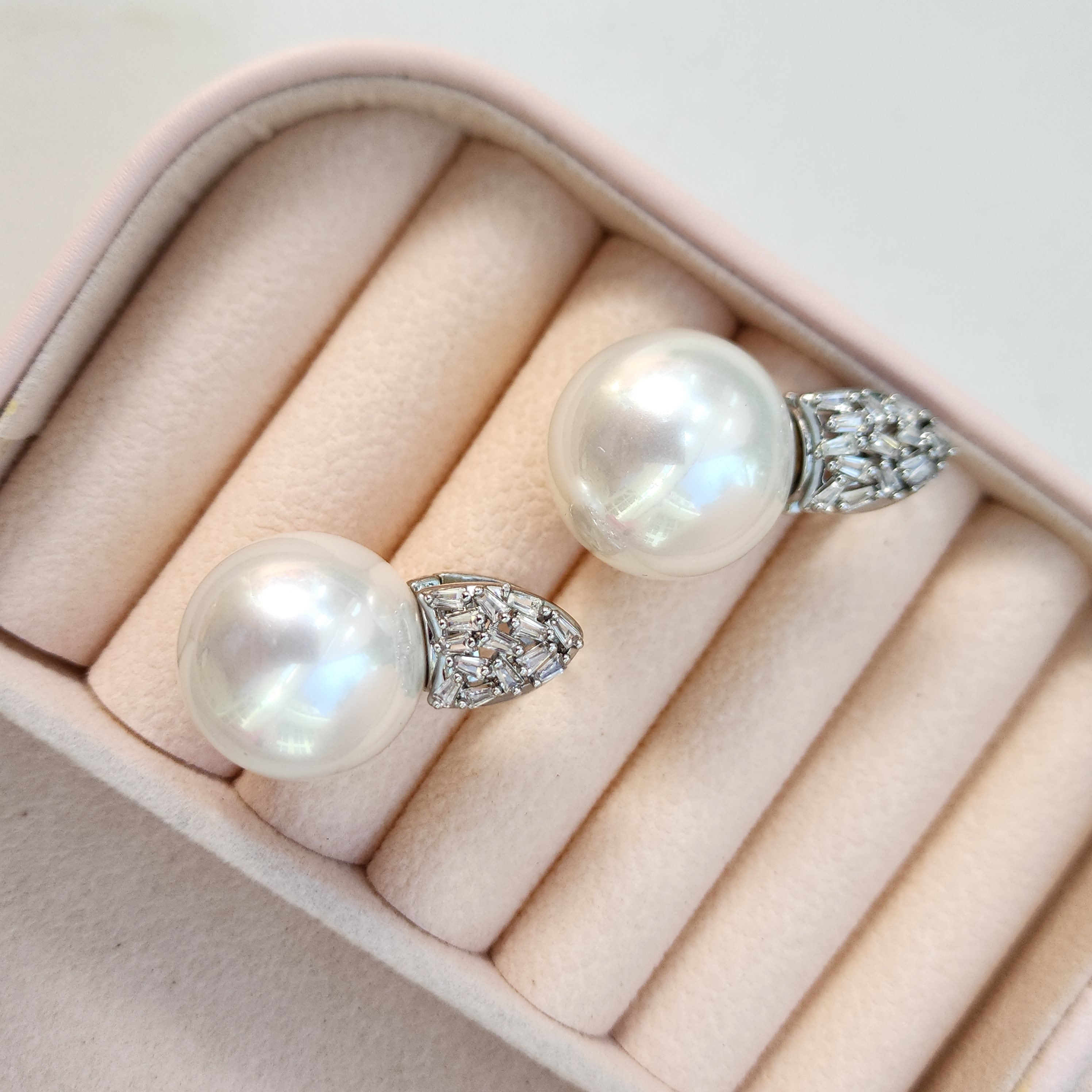 Bubble Gum Pearl Studs