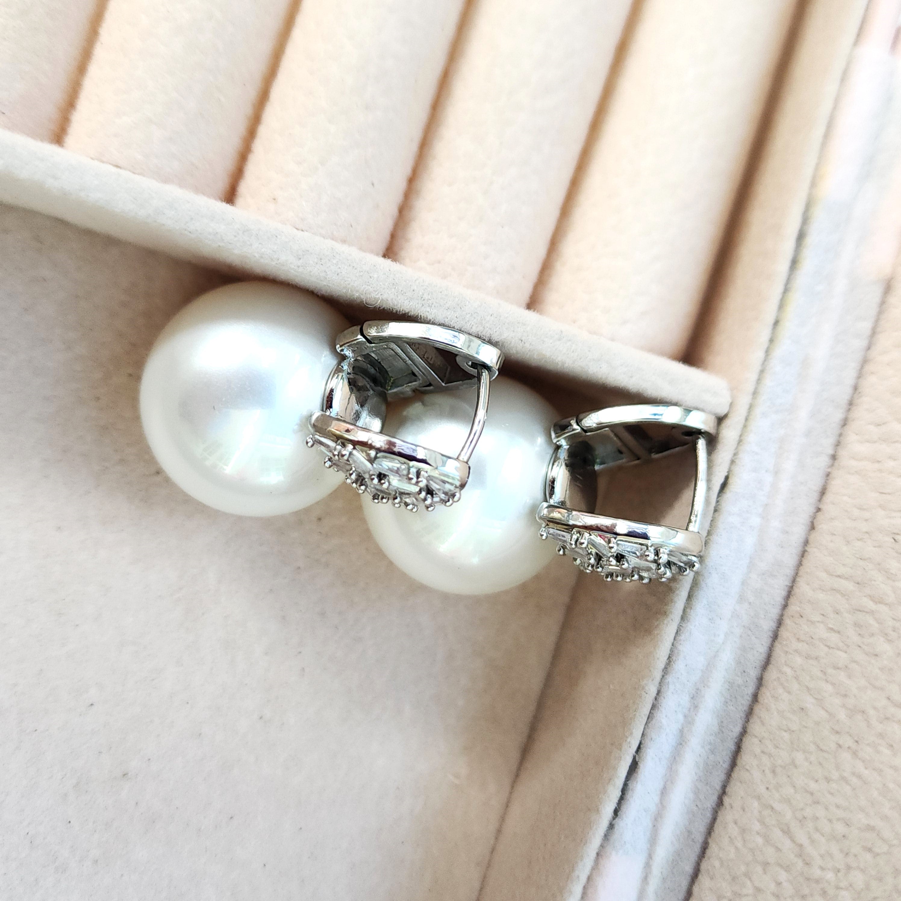 Bubble Gum Pearl Studs