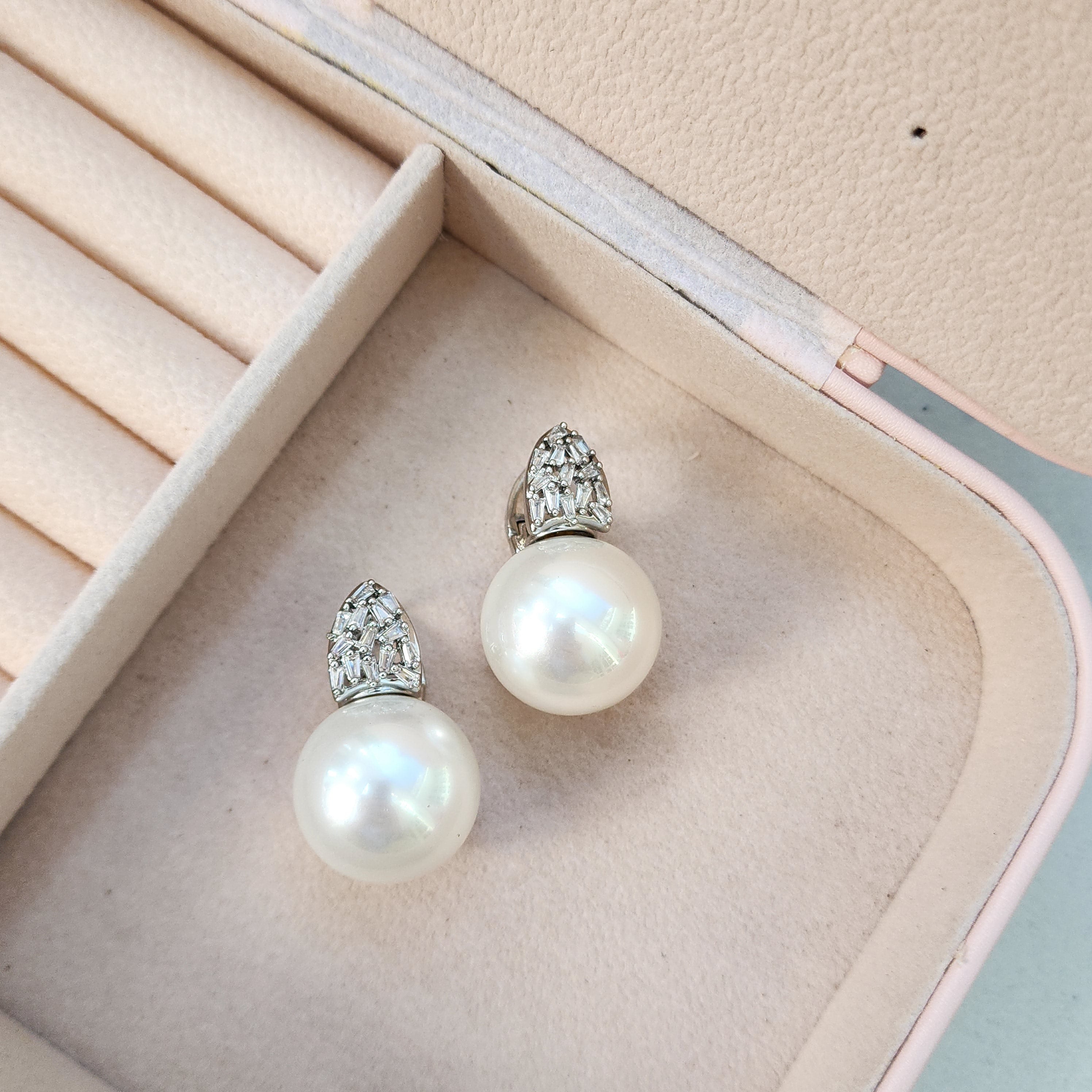Bubble Gum Pearl Studs