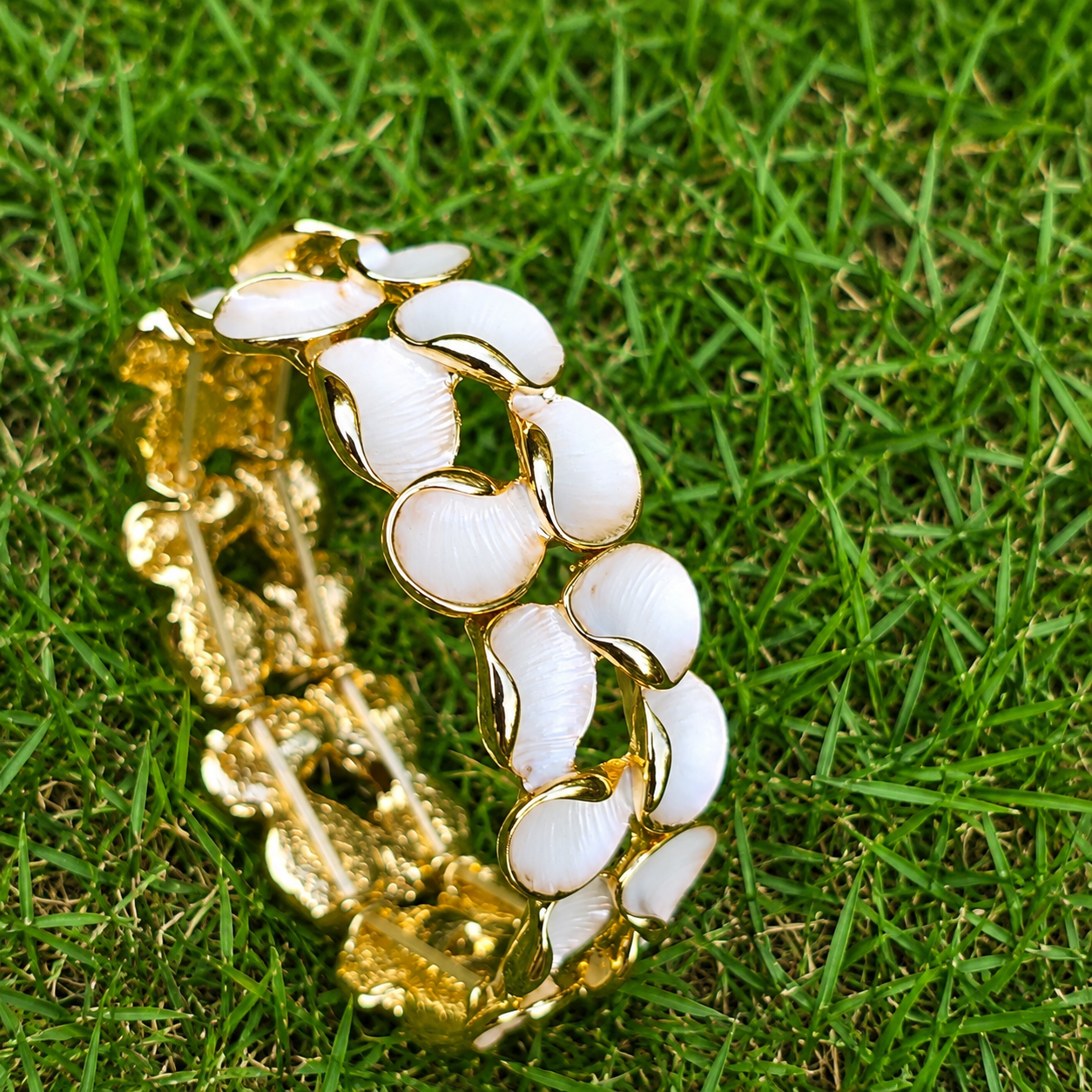 Pearl Petal Stretch Bracelet