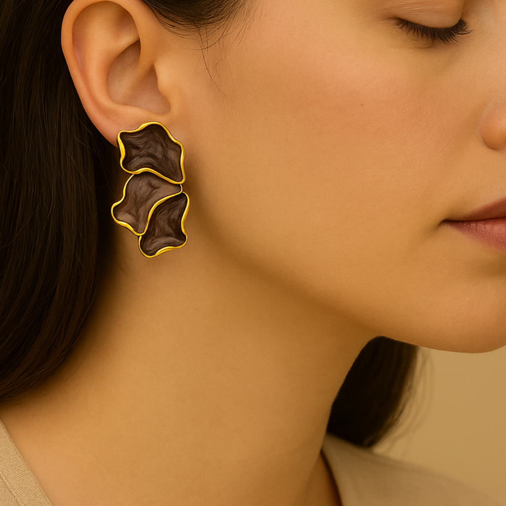 Lavender Noir Wave Stud Earrings