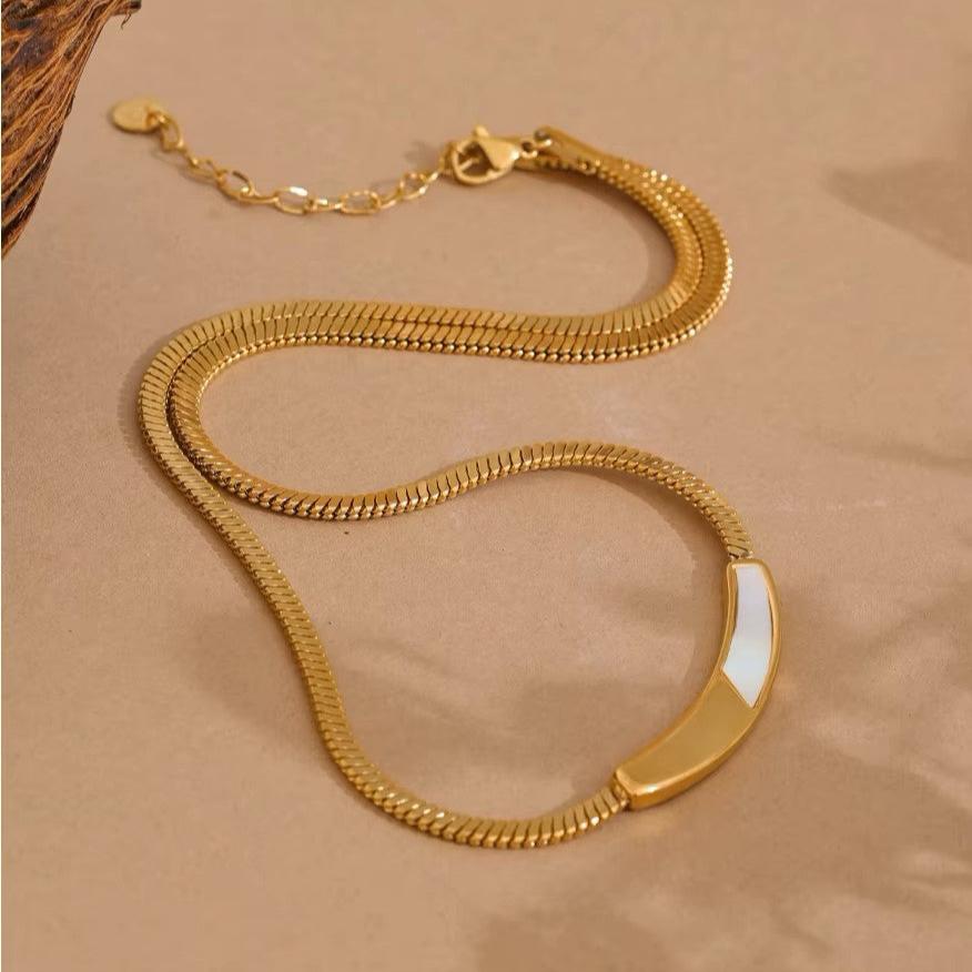 Shell Collar Necklace