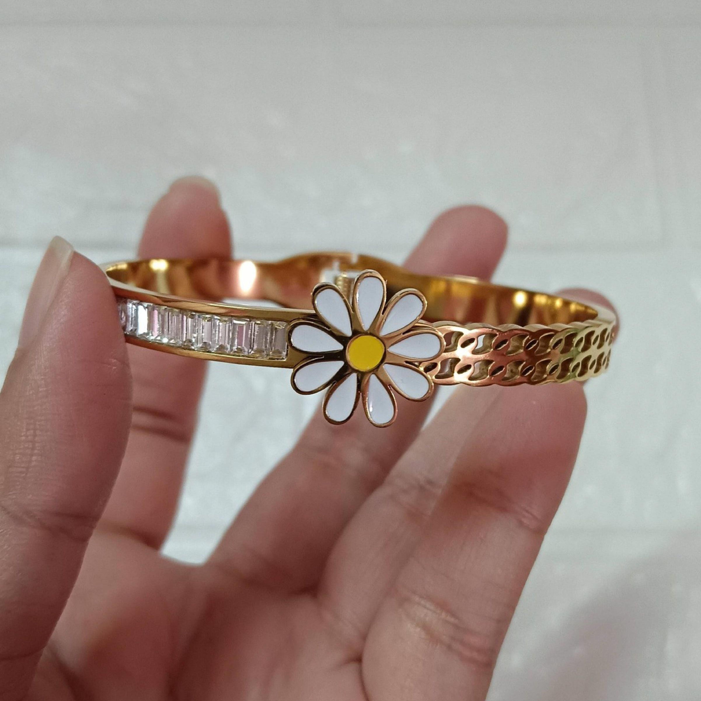 Golden Daisy Charm Bracelet