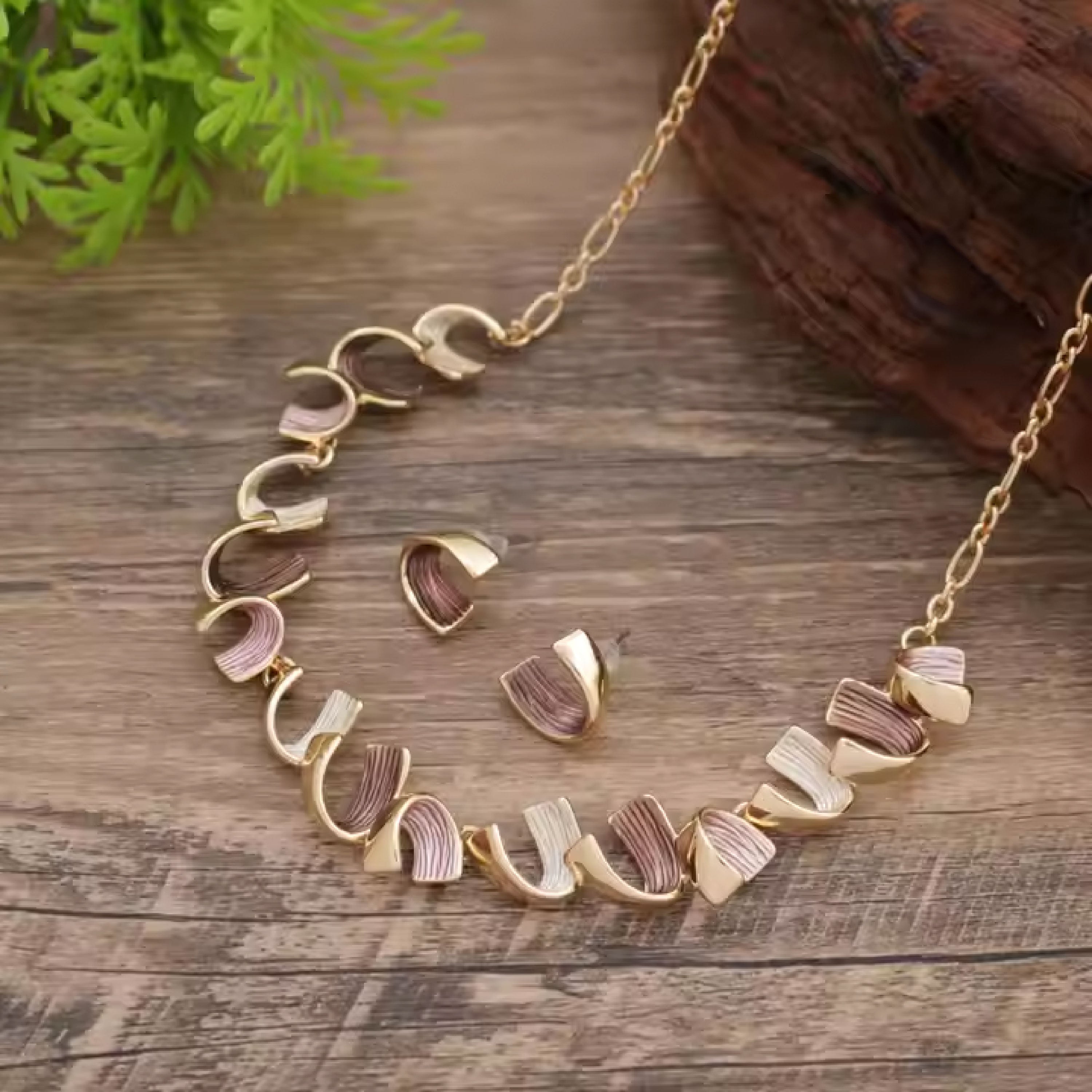 Golden Wave Harmony Set