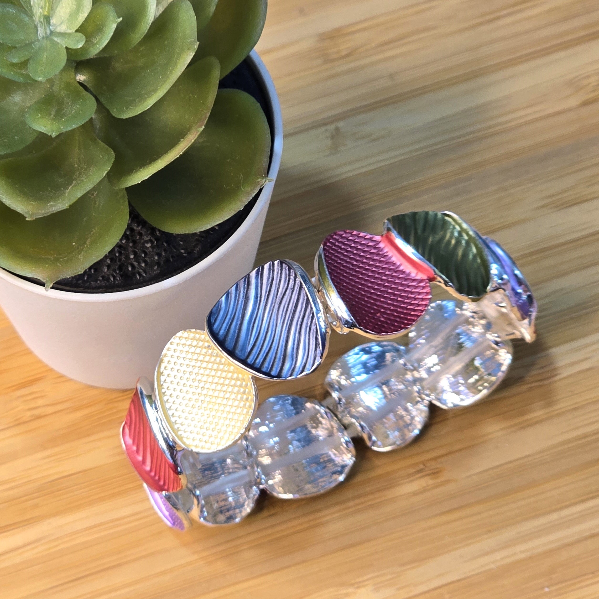 Multi-color Ripple Edge Bracelet