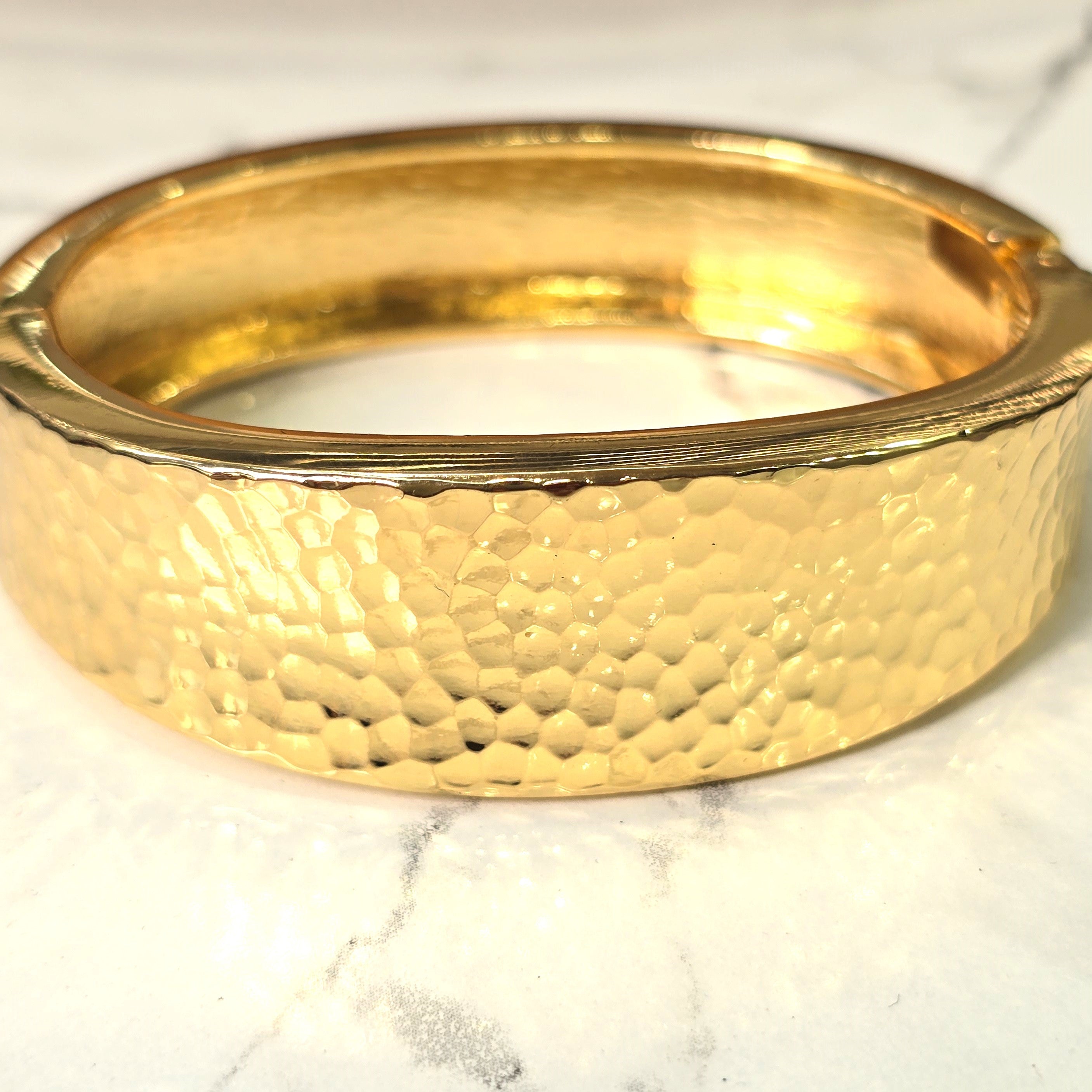 18K Gold-Plated Hammered Texture Bangle