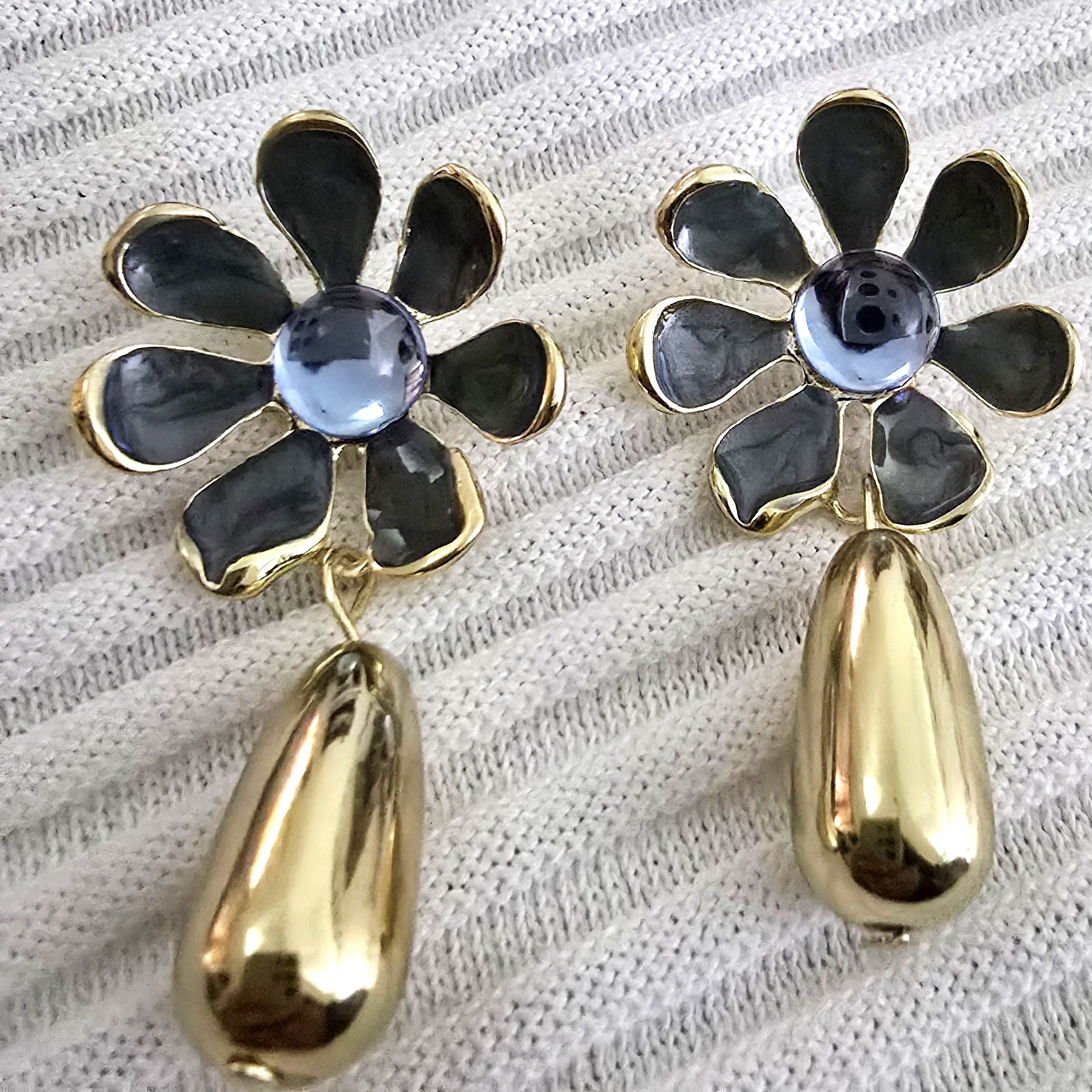 Grey Daisy Gold Drop Earrings
