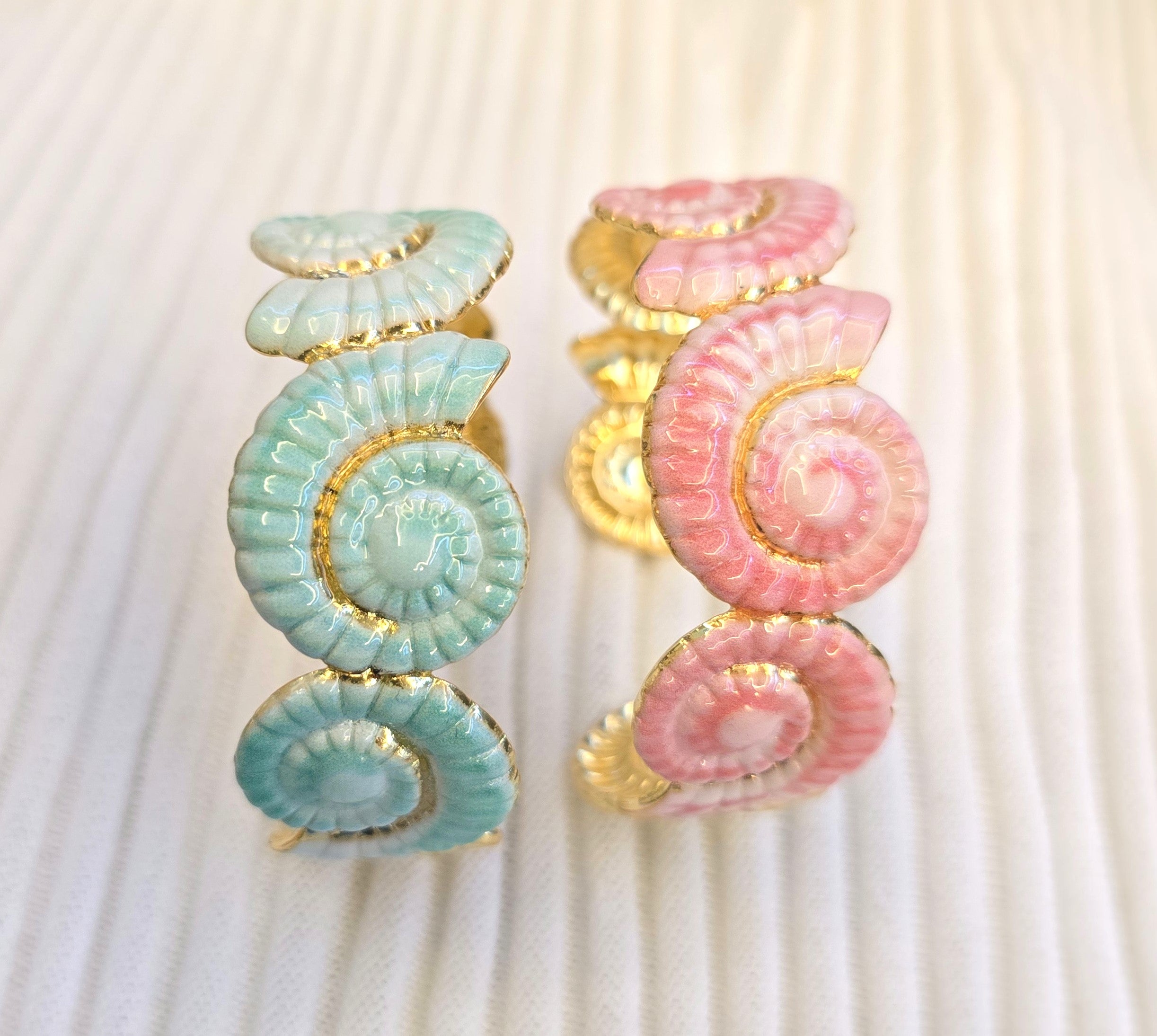 Enamel Shell Bracelet Set – Pink & Green