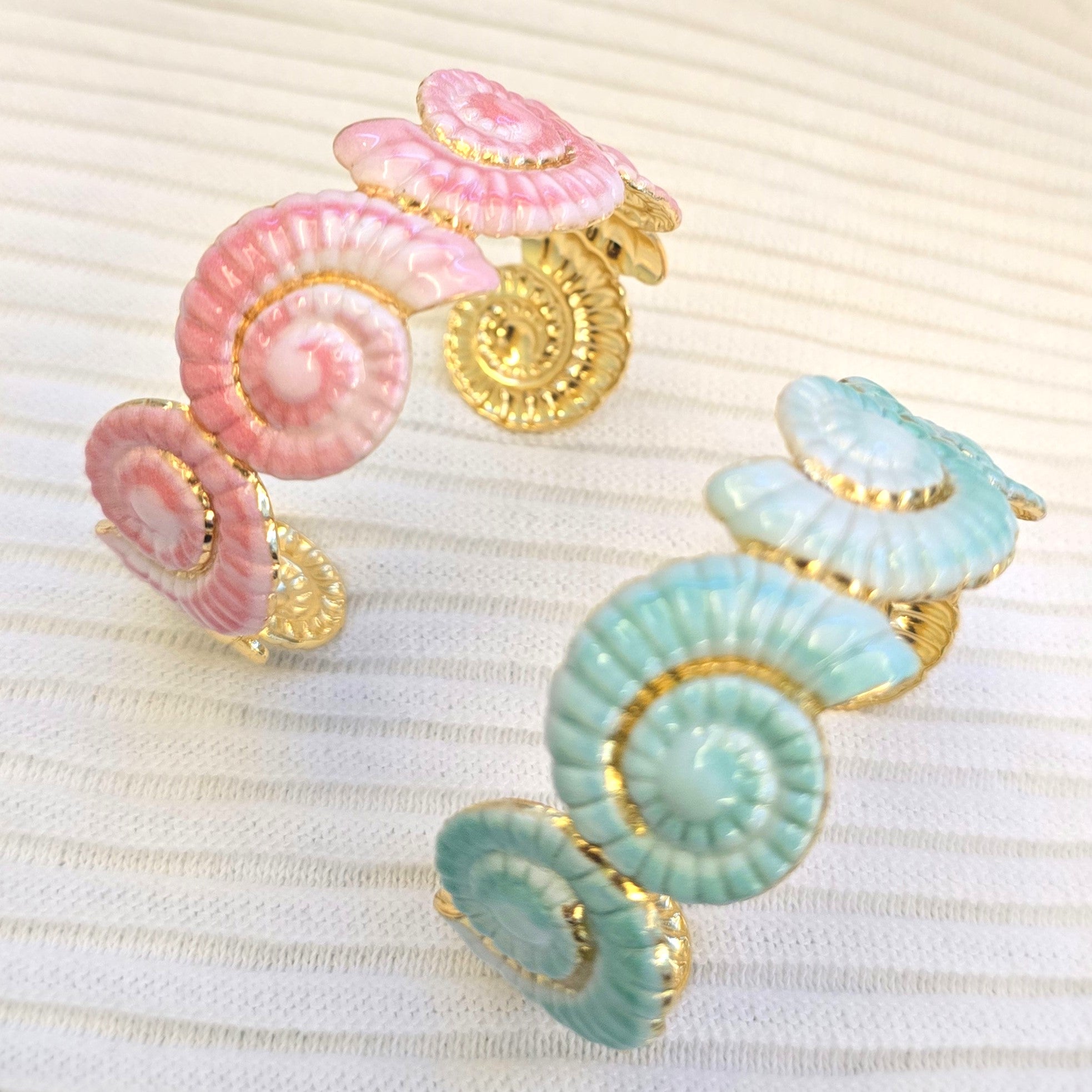 Enamel Shell Bracelet Set – Pink & Green