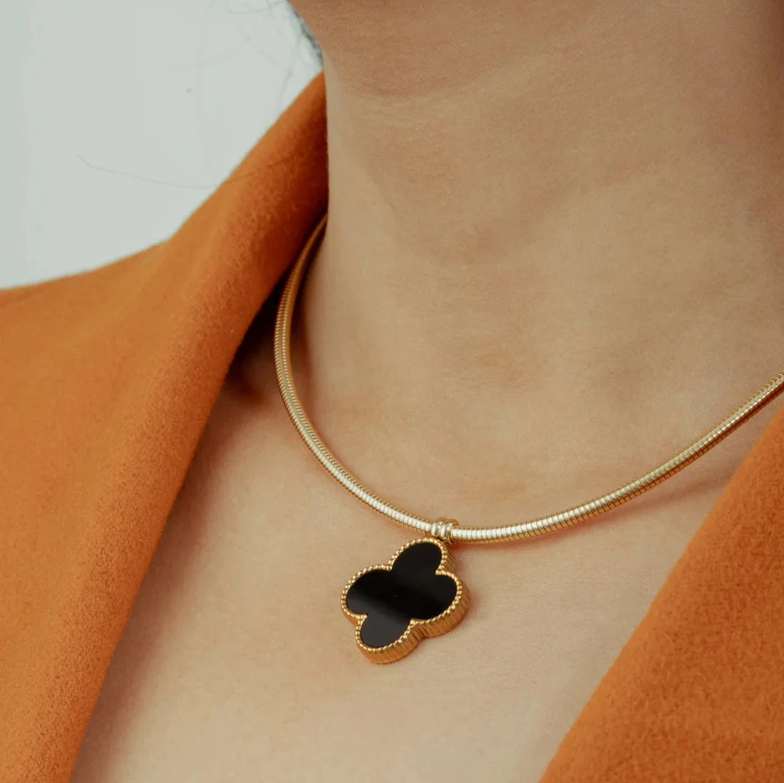 Black & White Clover Choker ( Reversible)