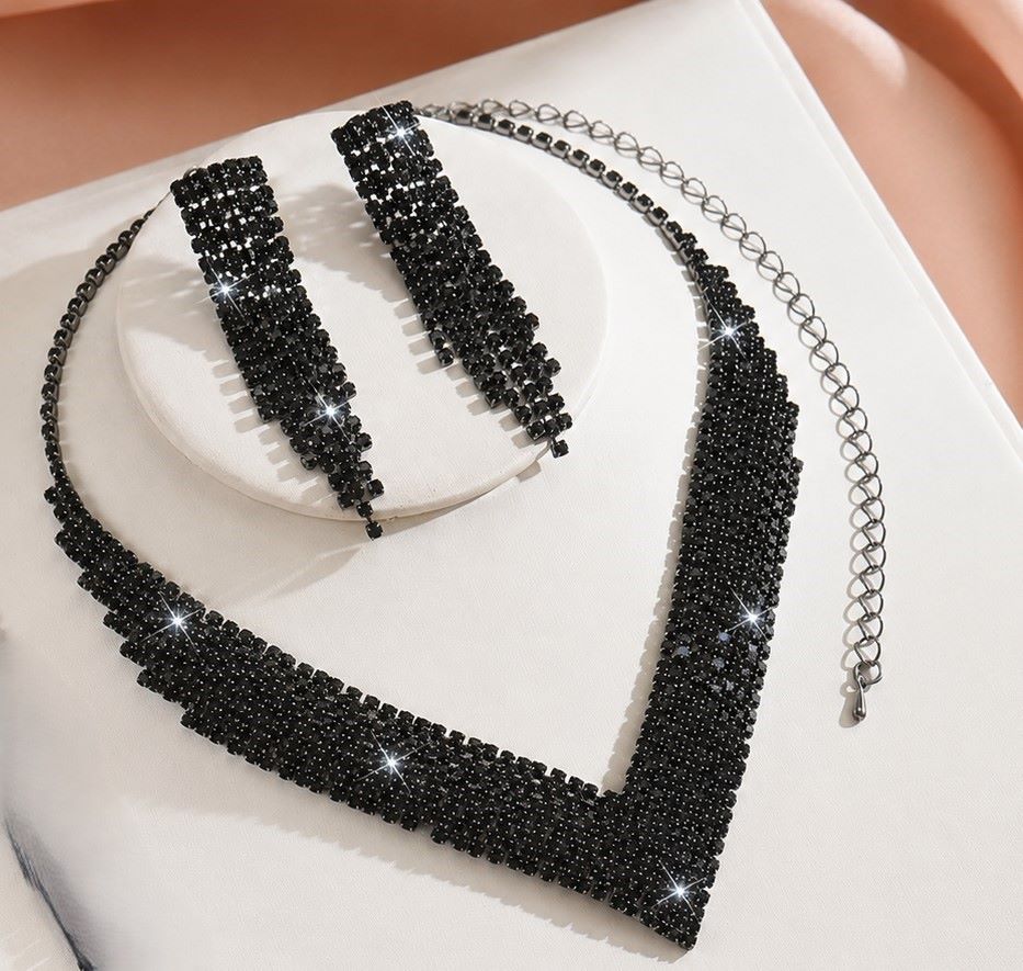 Black Rhinestone Necklace Set
