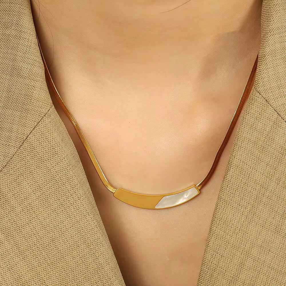 Shell Collar Necklace