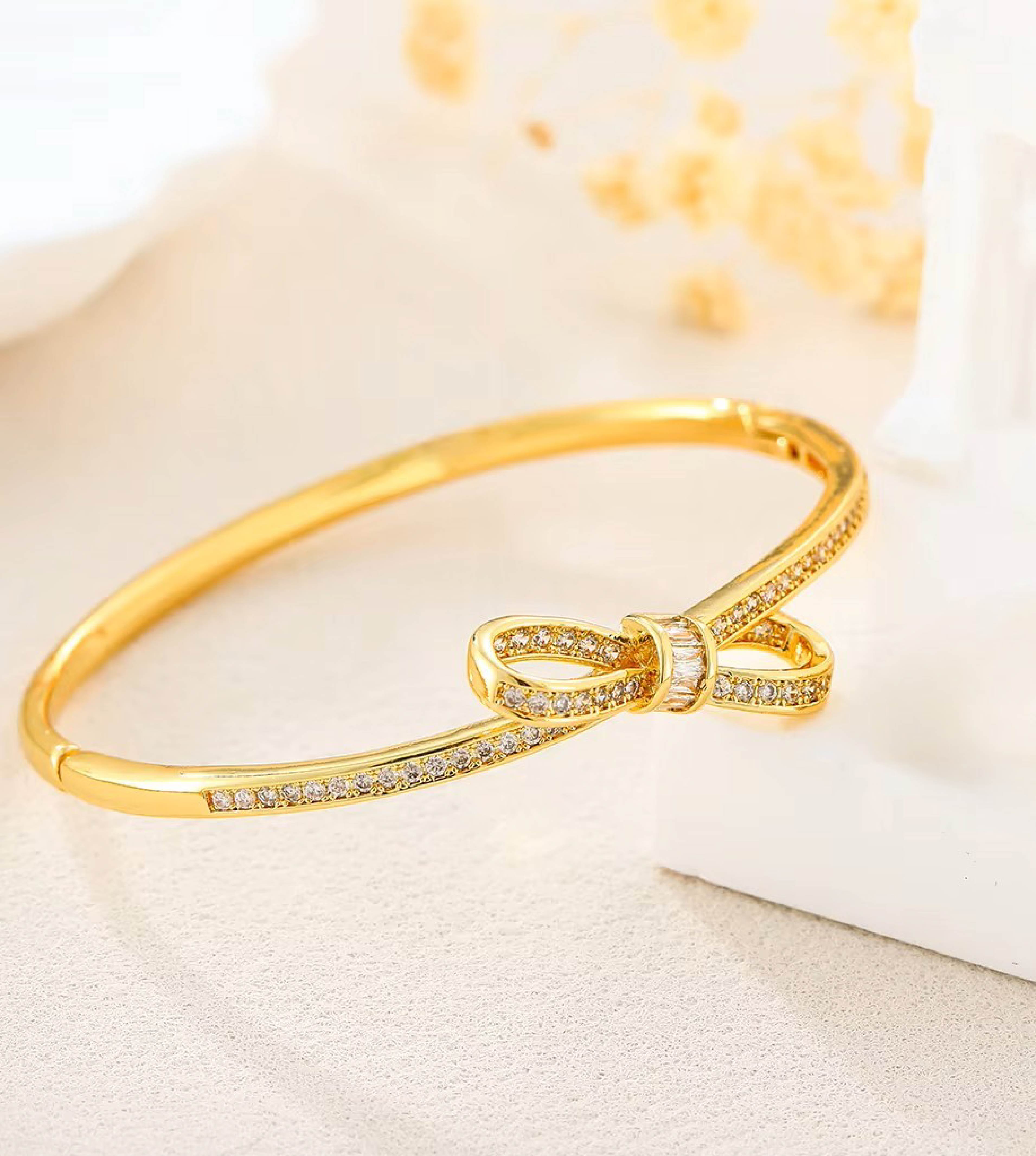 Infinity Knot Gold Bangle