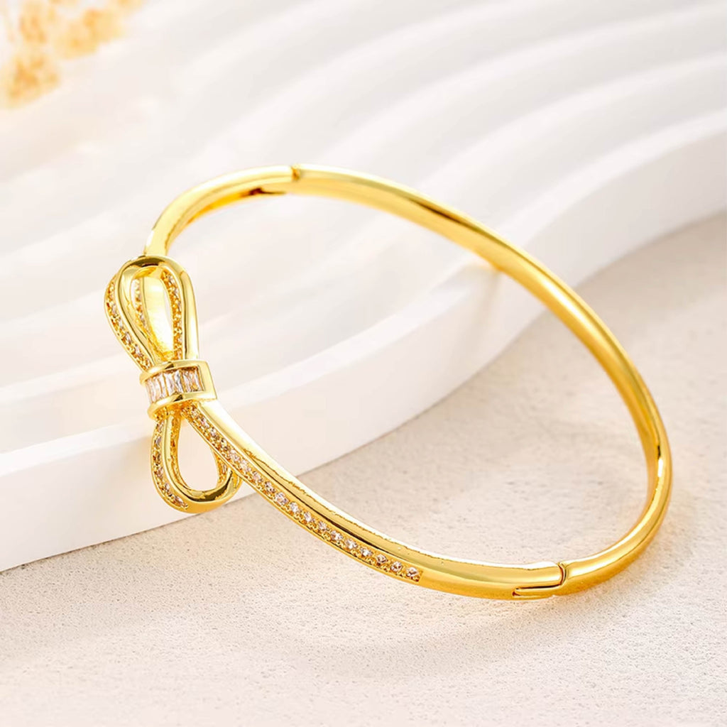Infinity Knot Gold Bangle