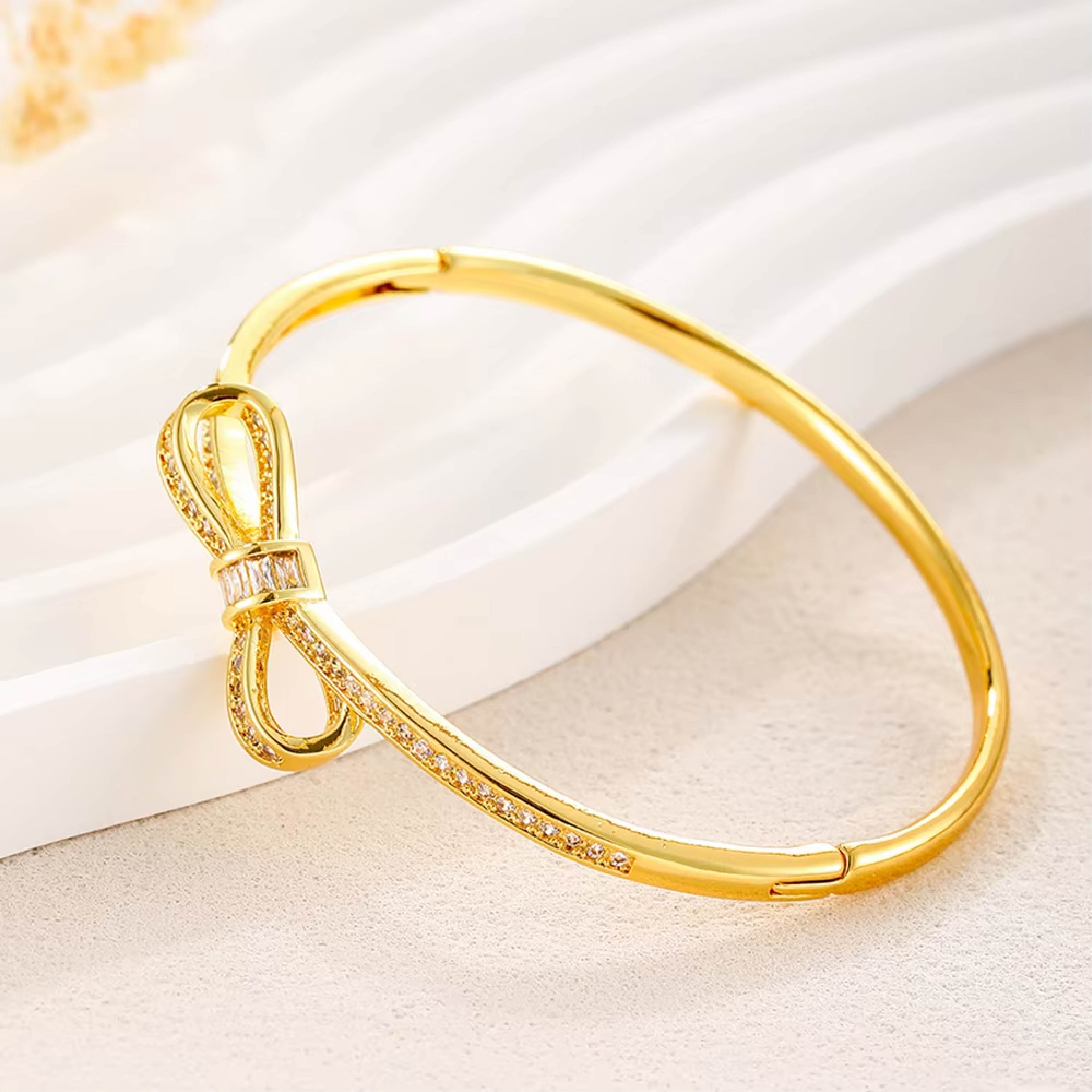 Infinity Knot Gold Bangle