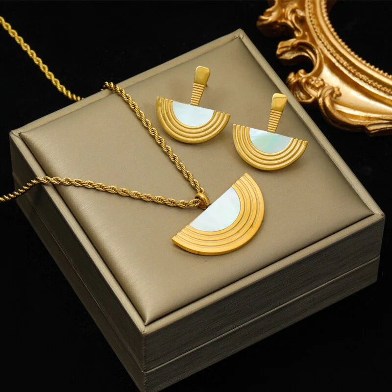 Crescent Chic Necklace Set