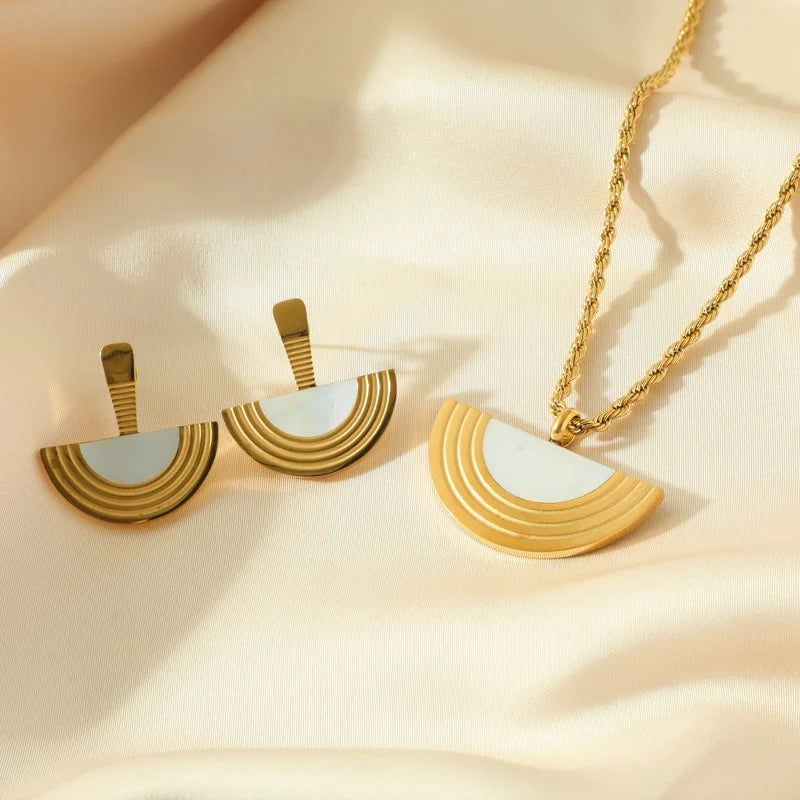 Crescent Chic Necklace Set