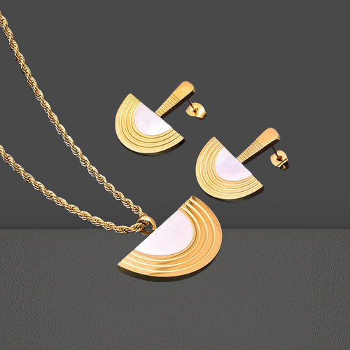 Crescent Chic Necklace Set