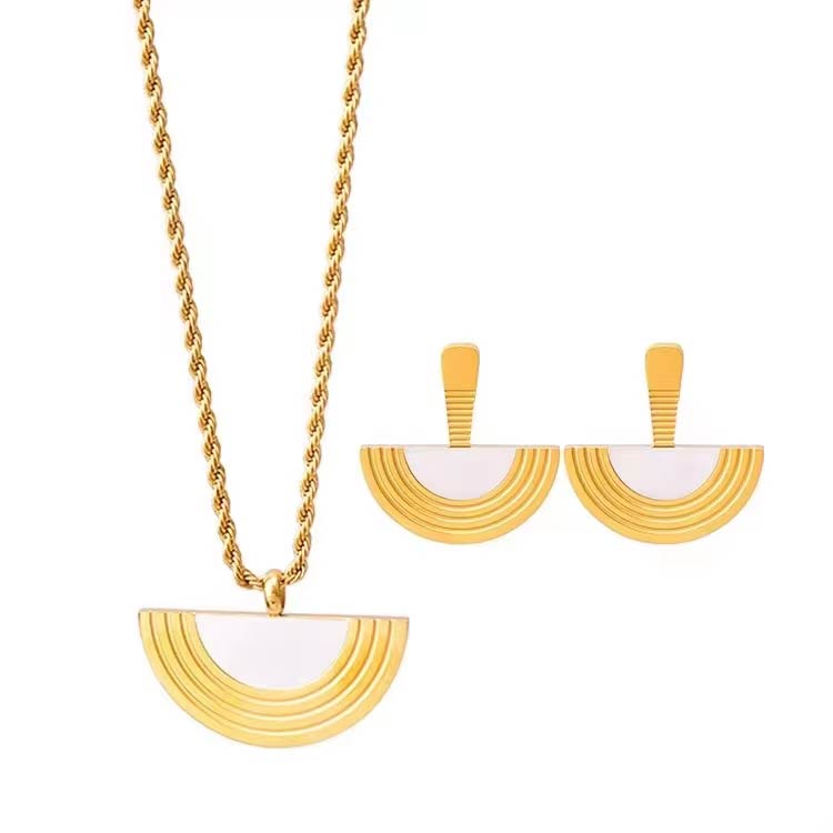 Crescent Chic Necklace Set