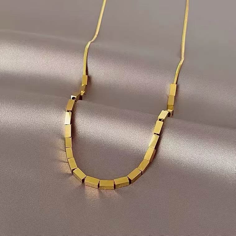 Gleam Array 24 Necklace