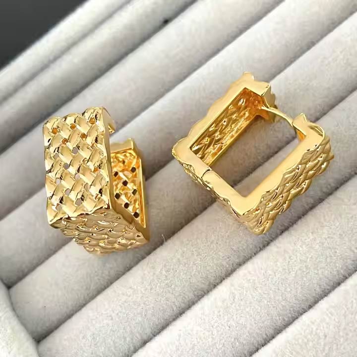 Mesh Square Studs