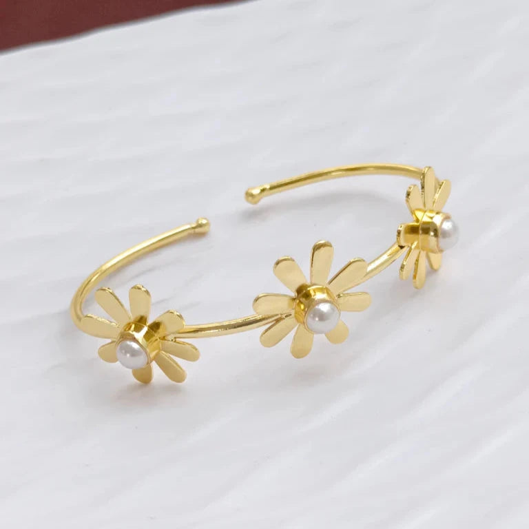 Classic Flower Bracelet