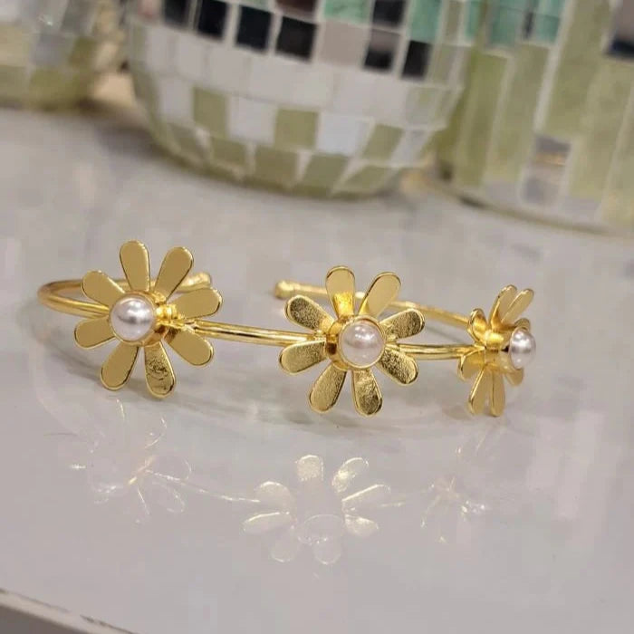 Classic Flower Bracelet