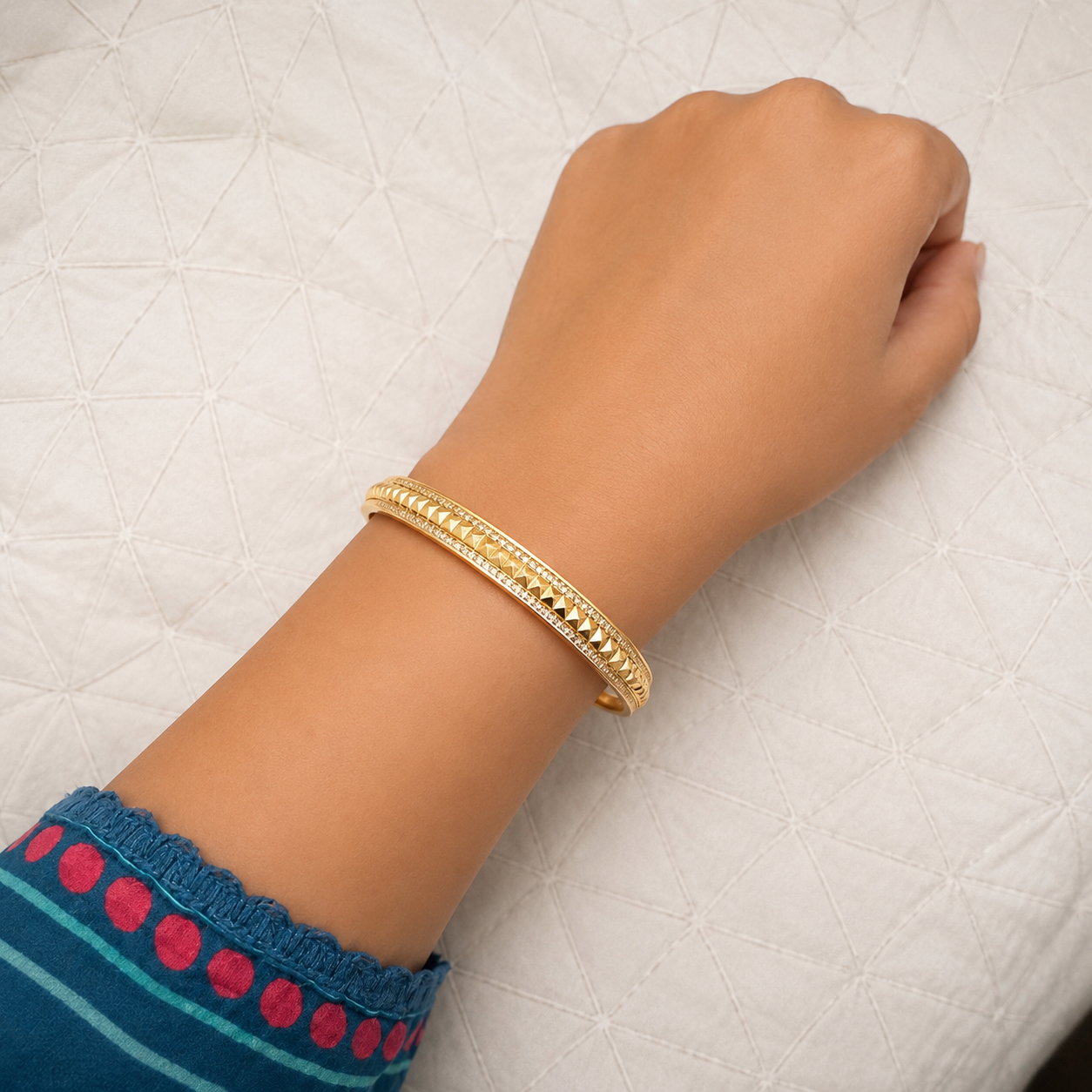 Radiant Gold Crystal Elegance Bracelet