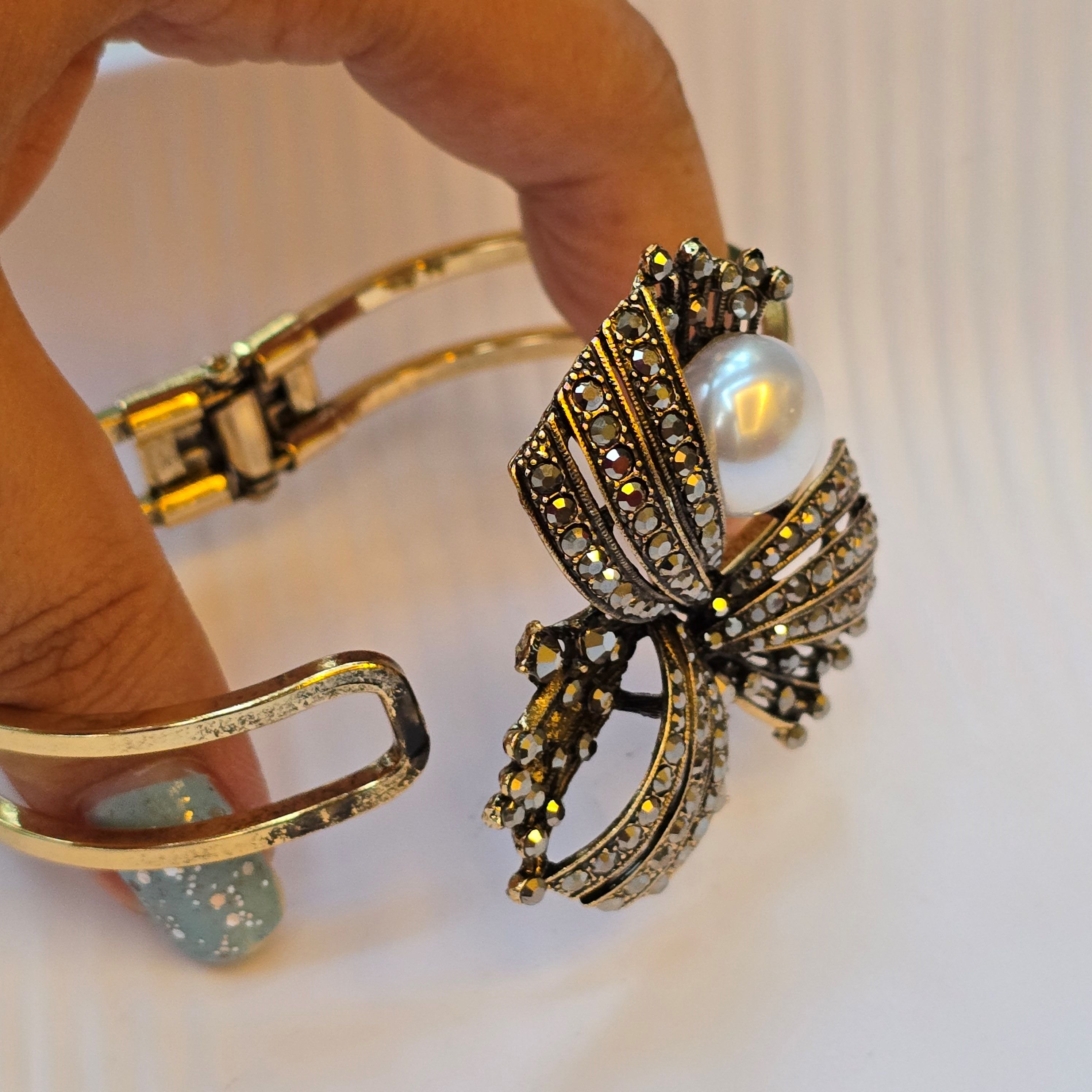 Pearl Bow Antique Bracelet